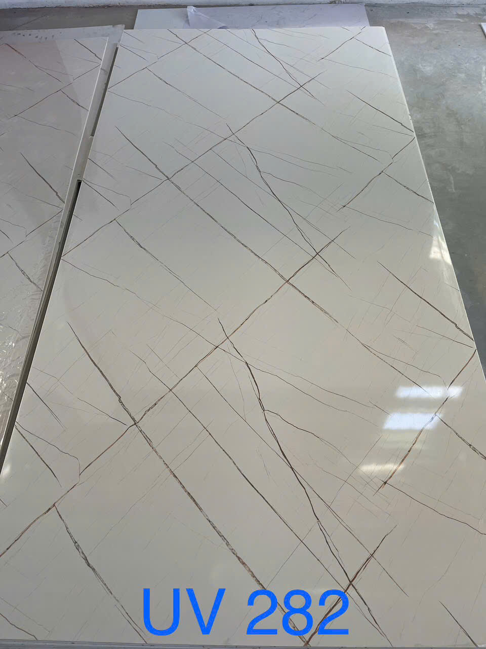 Tấm nhựa PVC 282